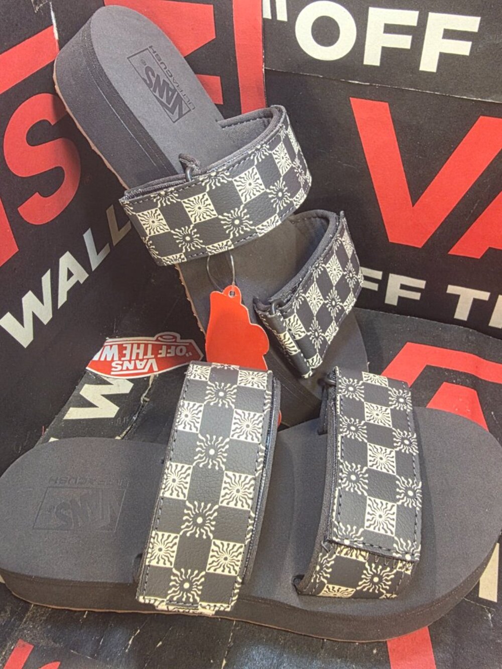 Vans Men 3.5/Women's 5 Checkerboard Floral Cayucas Platform Slides VN0A4U1X 107
